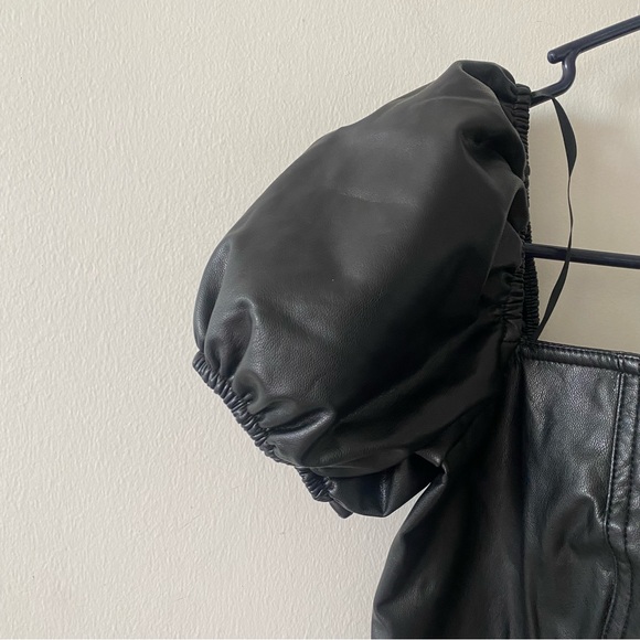 NEW 7 For All Mankind Faux Leather Puff Sleeve Crop Top in Black - Picture 12 of 13